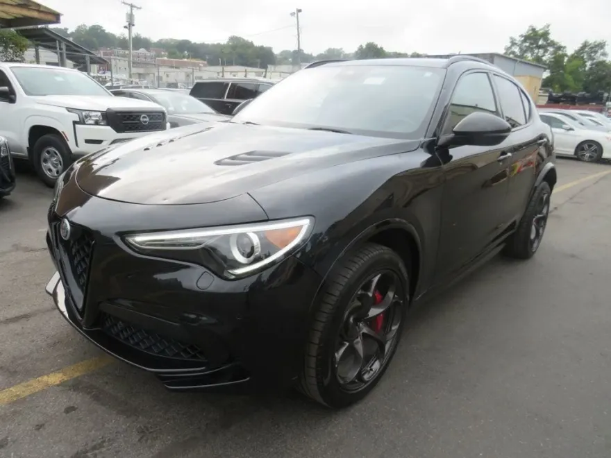 2021 Alfa Romeo Stelvio Quadrifoglio photo 1