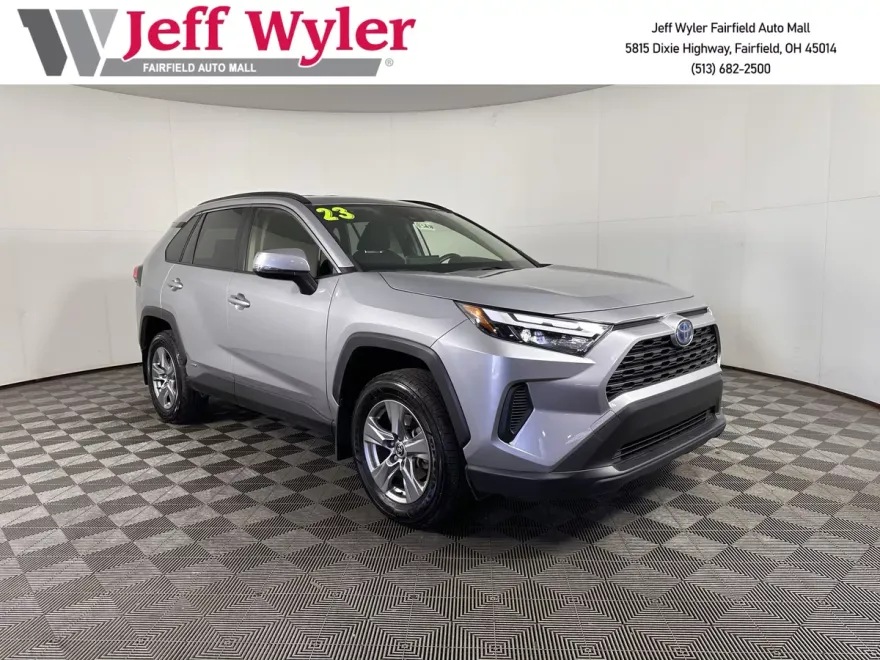 2023 Toyota RAV4 Hybrid LE photo 1