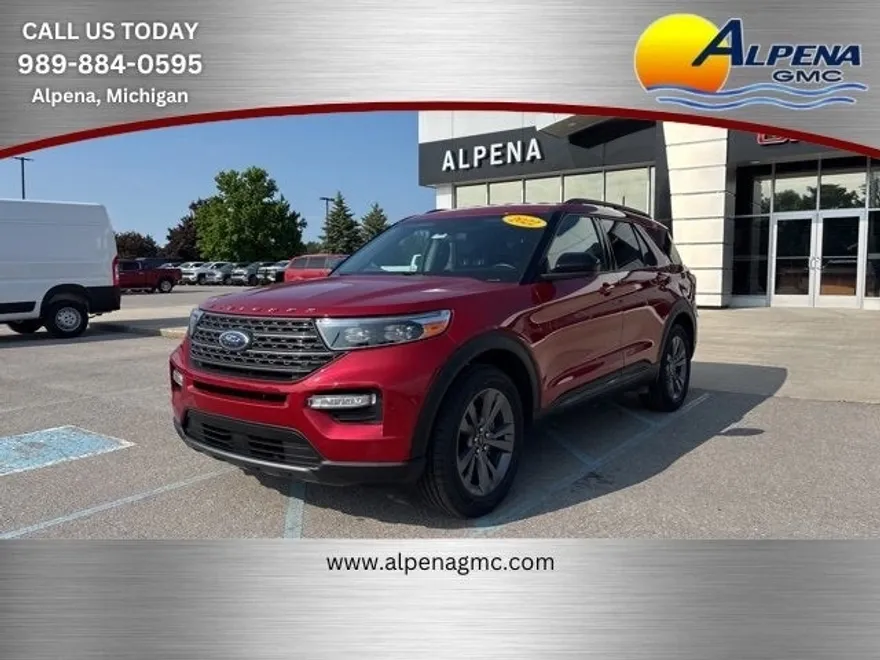 2022 Ford Explorer XLT photo 1
