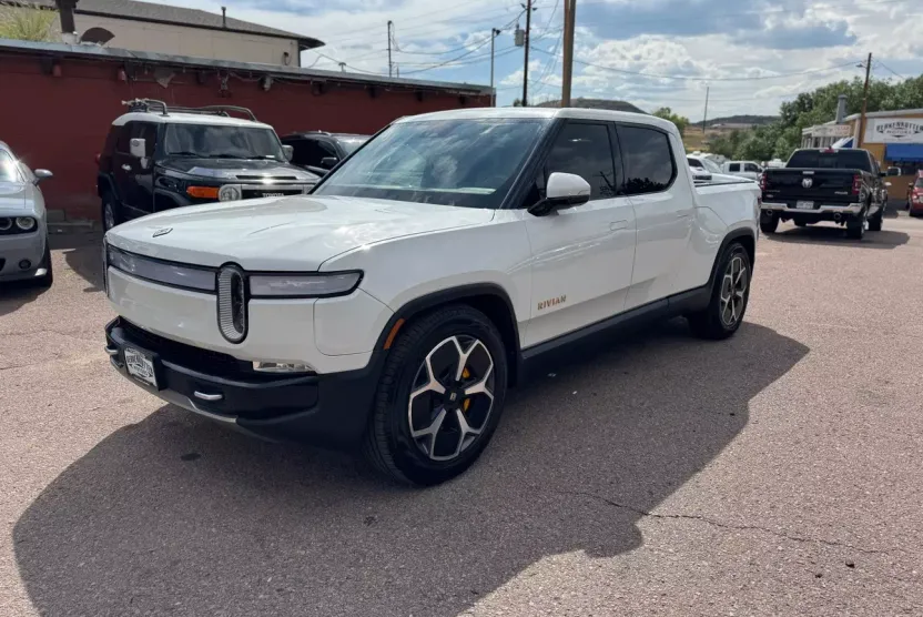 2022 Rivian R1T Adventure photo 1