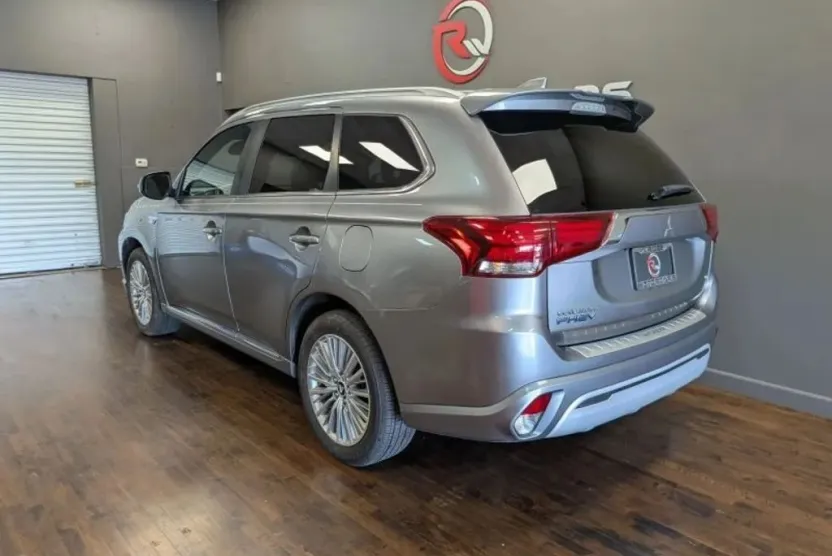 2020 Mitsubishi Outlander PHEV SEL photo 1