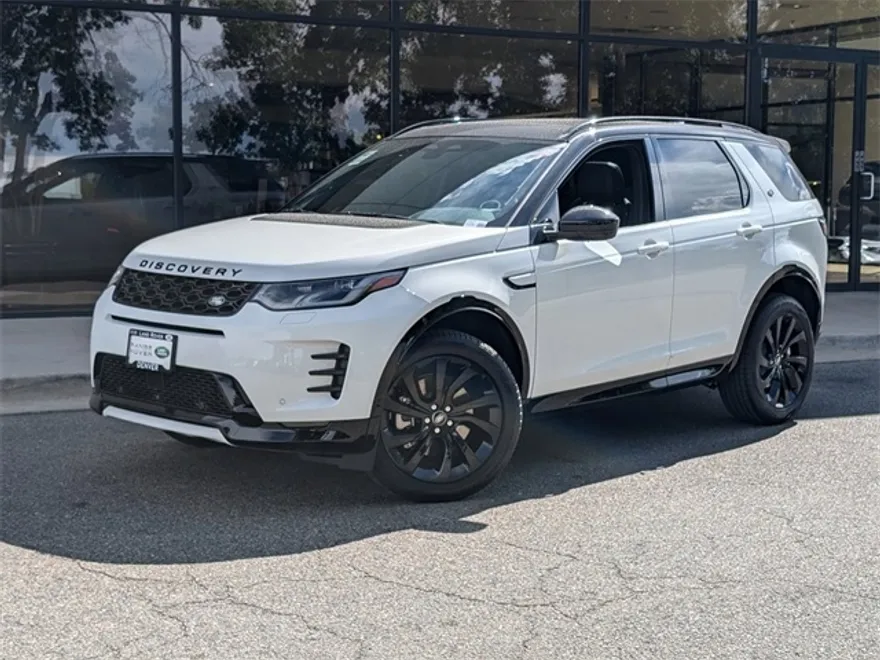 2024 Land Rover Discovery Sport SE photo 1