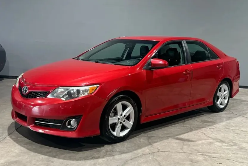 2014 Toyota Camry photo 1