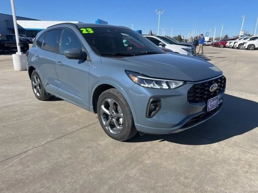 2023 Ford Escape ST-Line Select photo 1