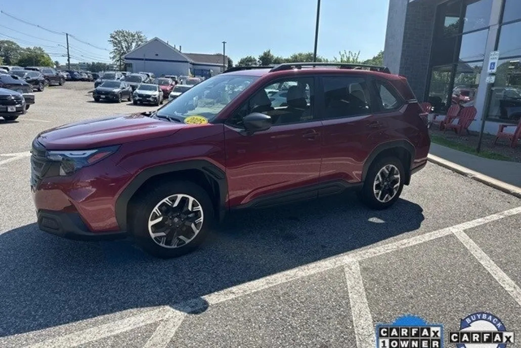 2025 Subaru Forester Base photo 1