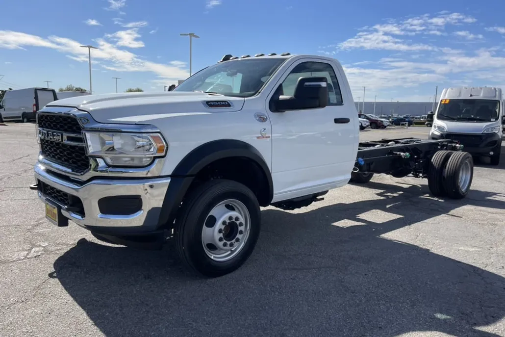 2024 Ram 4500 Tradesman photo 1