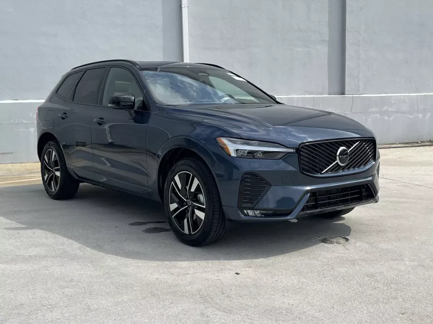 2026 Volvo XC60 B5 Core photo 1