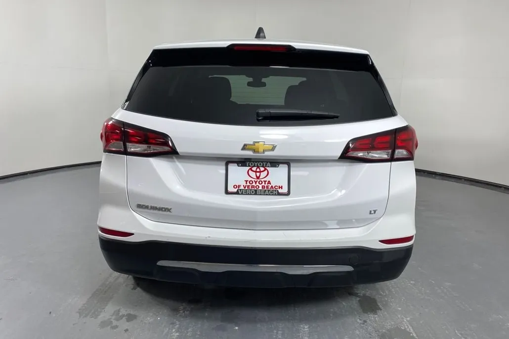 2023 Chevrolet Equinox LT photo 1