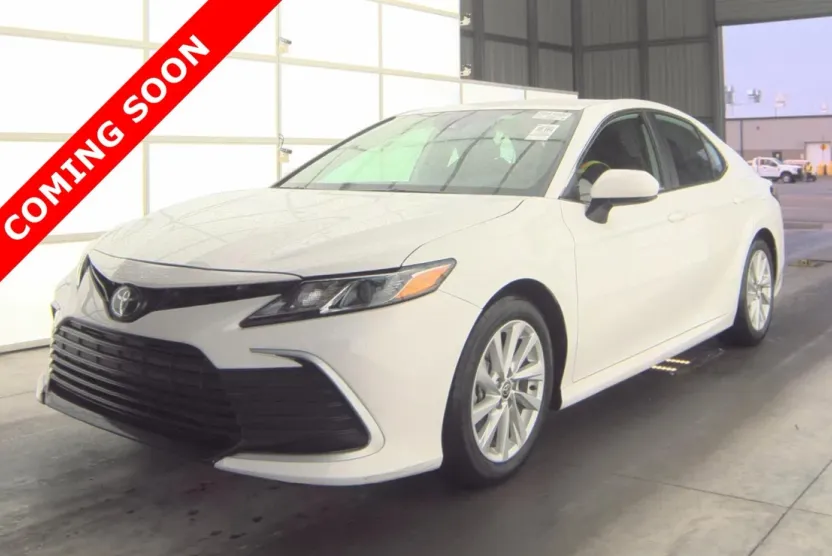 2024 Toyota Camry LE photo 1