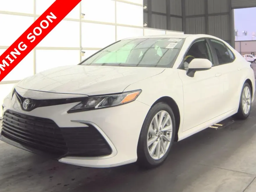2024 Toyota Camry LE photo 1