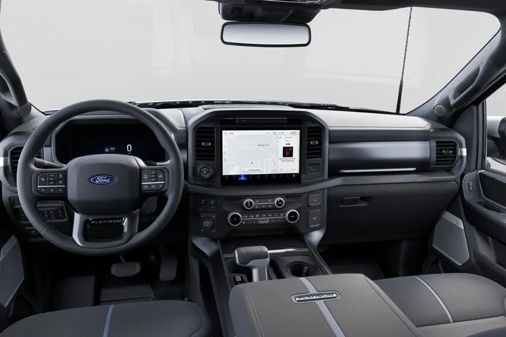 2025 Ford F-150 Platinum photo 1