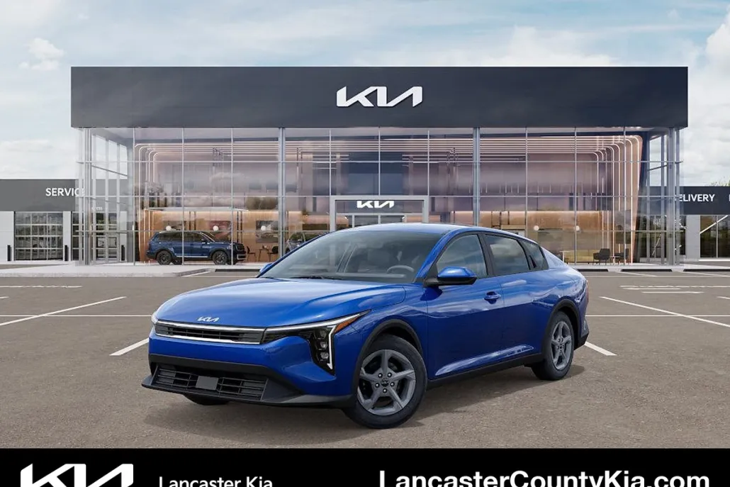 2025 Kia K4 LXS photo 1