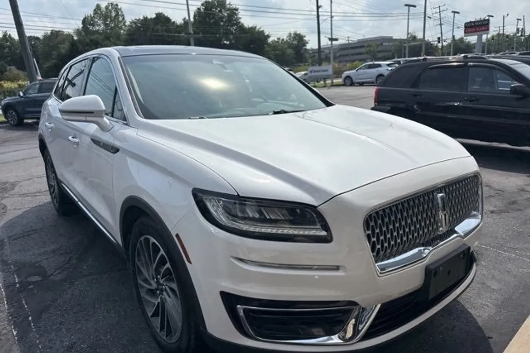 2019 Lincoln Nautilus Reserve photo 1