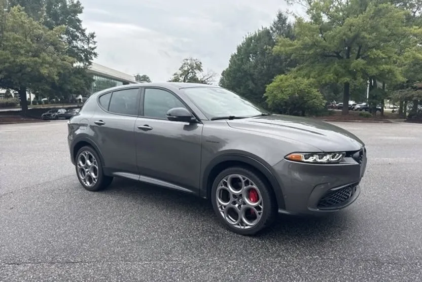 2024 Alfa Romeo Tonale Veloce photo 1