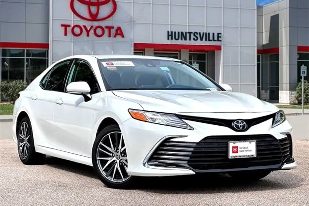 2024 Toyota Camry XLE photo 1