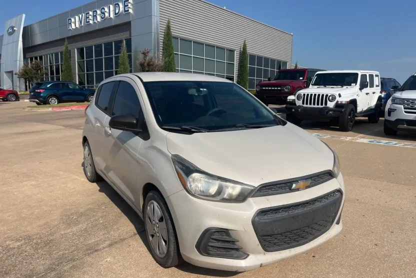 2017 Chevrolet Spark LS photo 1