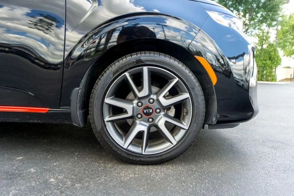 2020 Kia Soul GT-Line photo 1