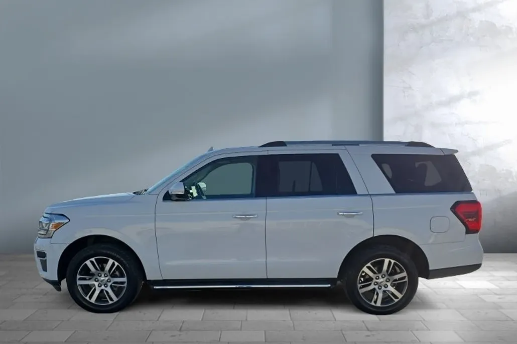 2023 Ford Expedition Limited photo 1