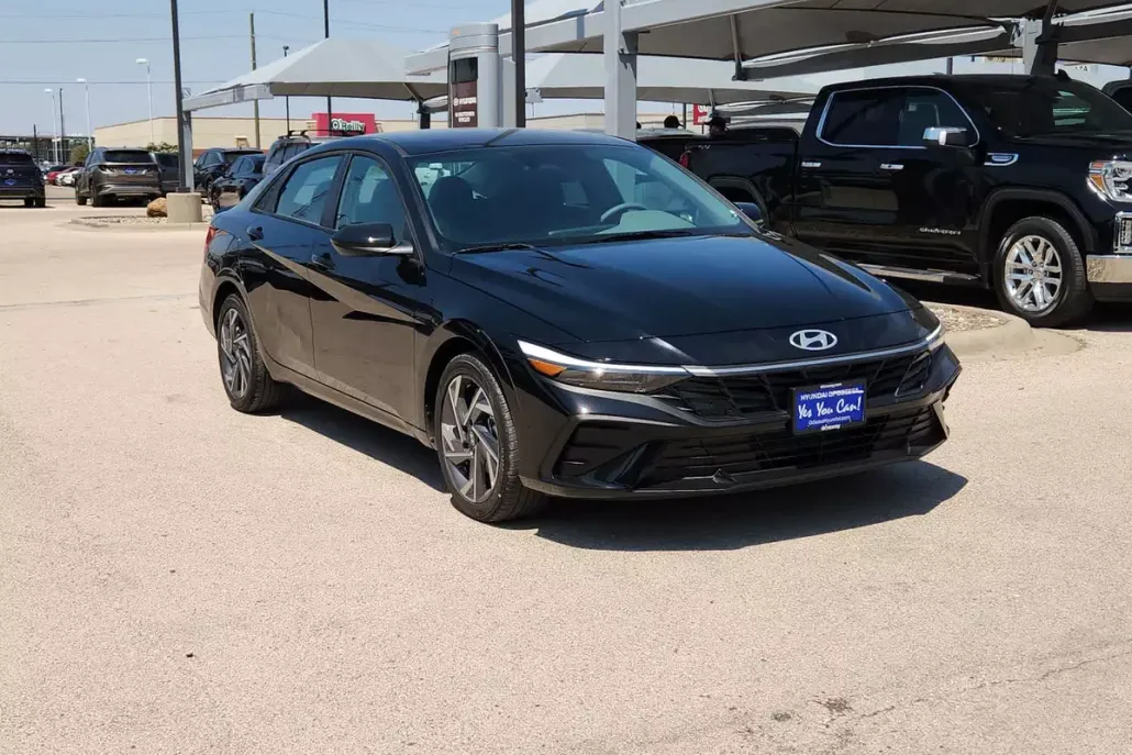 2025 Hyundai Elantra SEL Sport photo 1