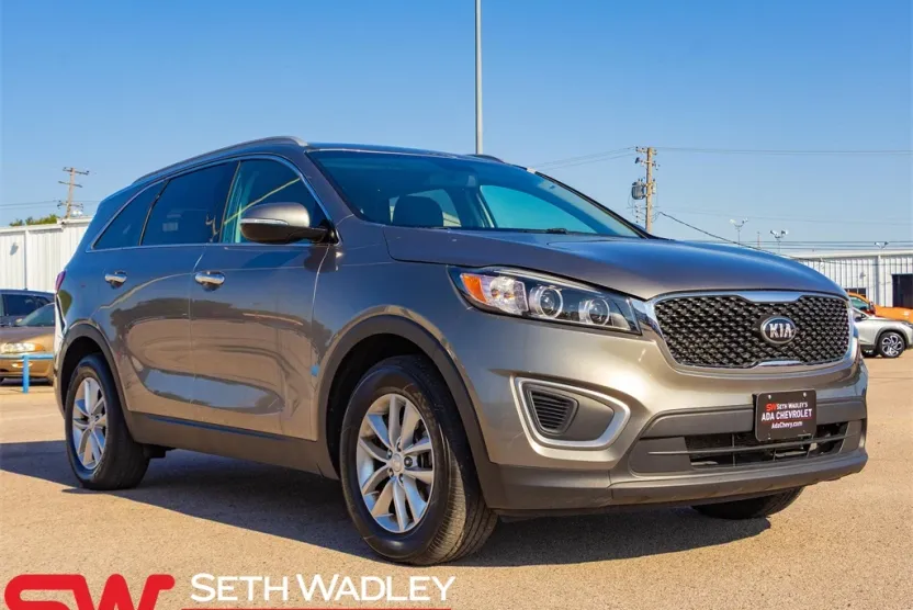 2017 Kia Sorento LX photo 1