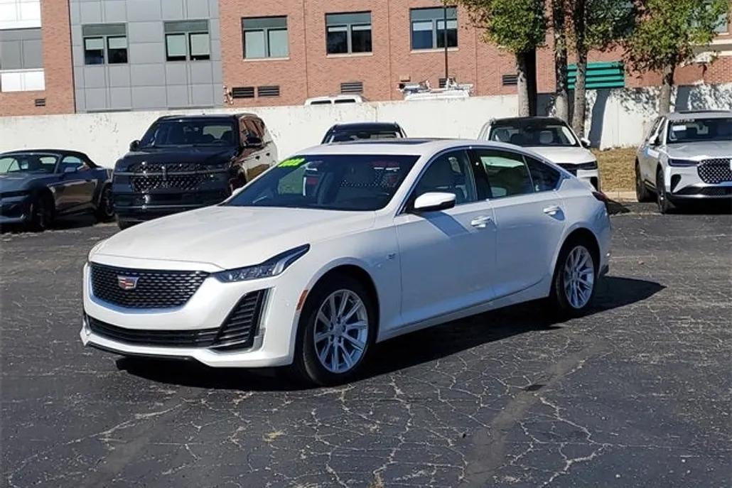 2022 Cadillac CT5 Luxury photo 1