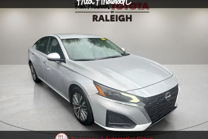 2023 Nissan Altima 2.5 SV photo 1