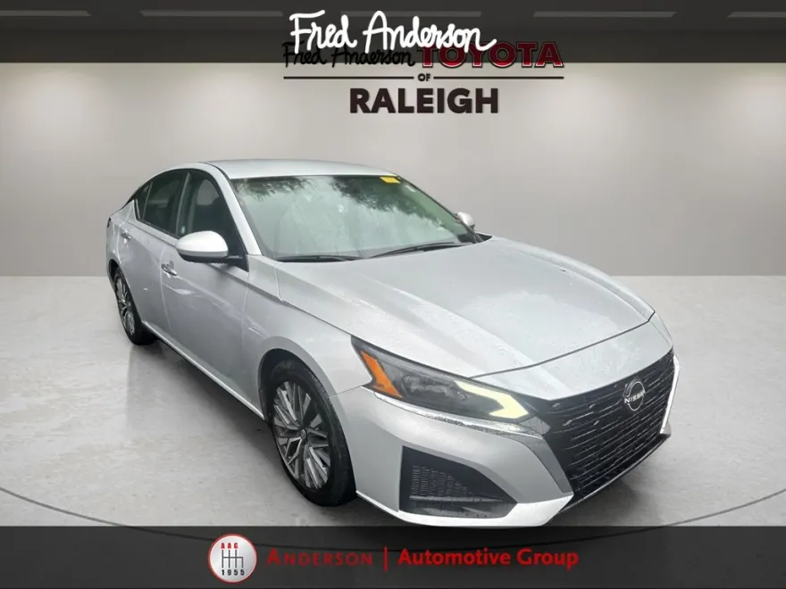2023 Nissan Altima 2.5 SV photo 1