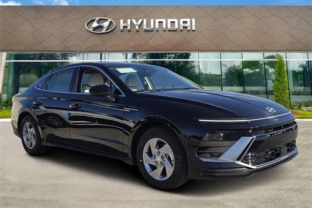 2025 Hyundai Sonata SE photo 1