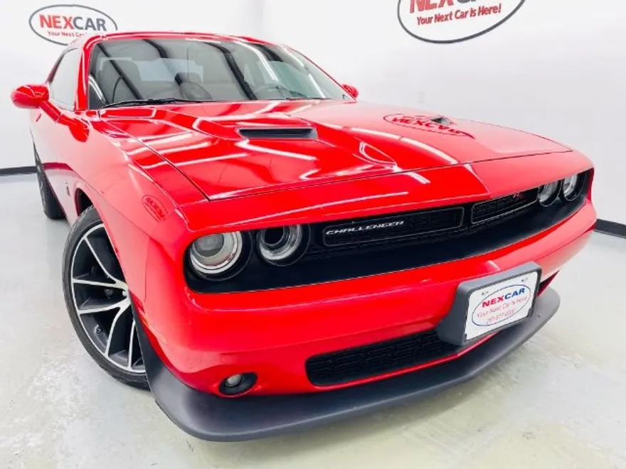 2016 Dodge Challenger R/T Scat Pack photo 1