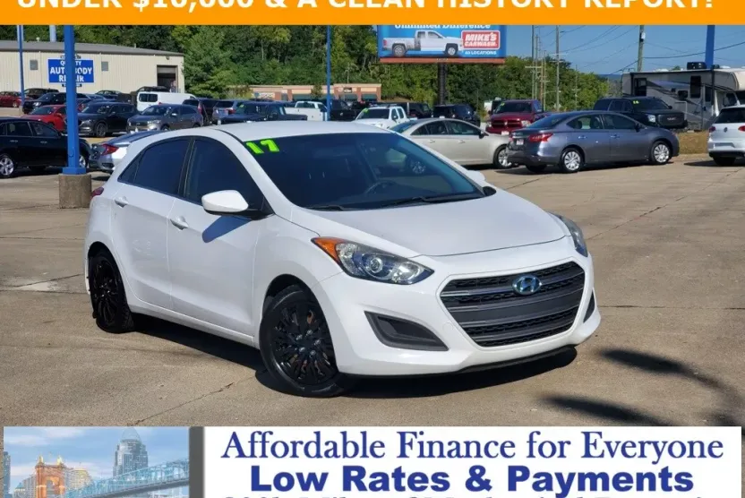 2017 Hyundai Elantra GT Base photo 1