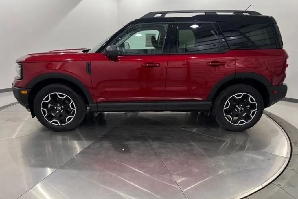 2025 Ford Bronco Sport Outer Banks photo 1