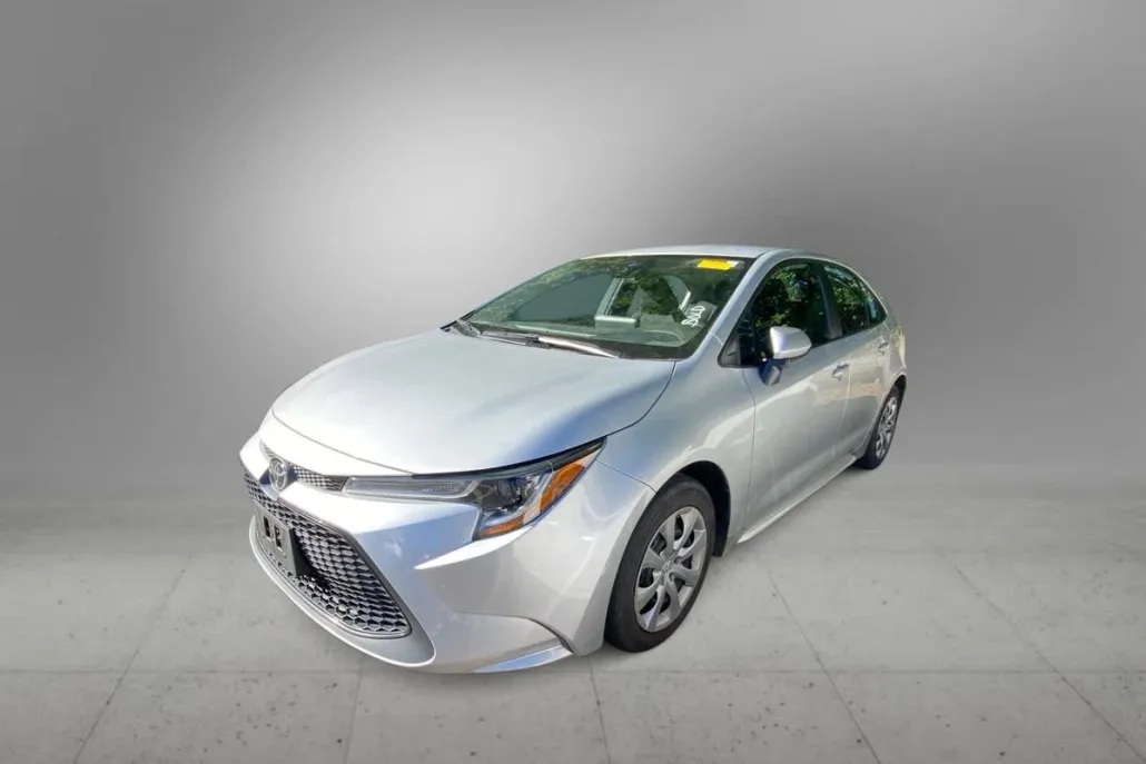 2022 Toyota Corolla LE photo 1