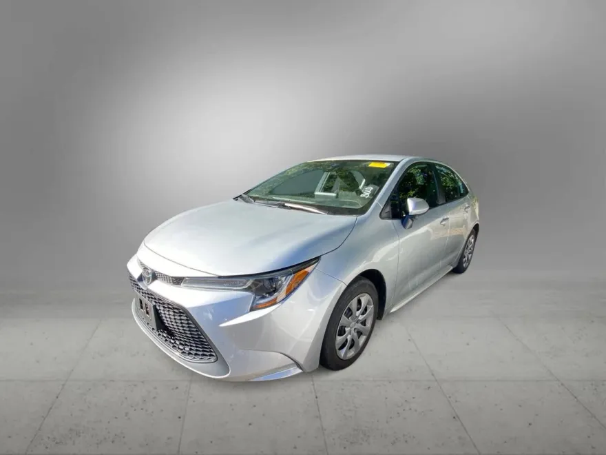 2022 Toyota Corolla LE photo 1