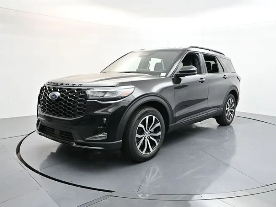 2025 Ford Explorer ST-Line photo 1