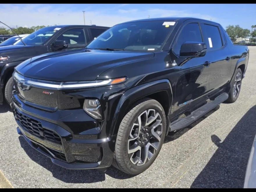 2024 Chevrolet Silverado EV RST photo 1
