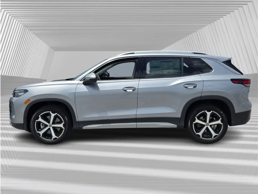 2025 Volkswagen Tiguan SE photo 1