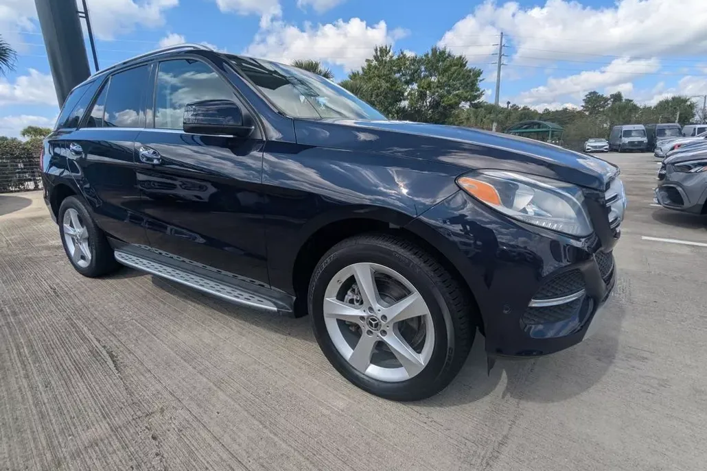 2018 Mercedes Benz GLE 4MATIC photo 1