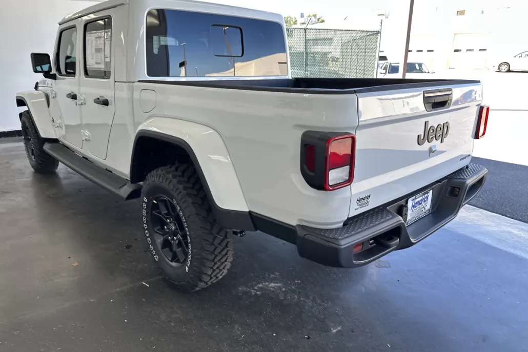 2025 Jeep Gladiator Sport photo 1