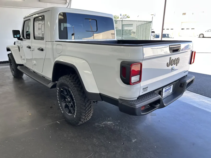 2025 Jeep Gladiator Sport photo 1