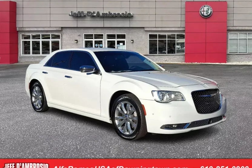 2018 Chrysler 300 Limited photo 1
