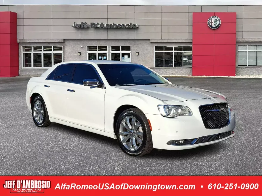 2018 Chrysler 300 Limited photo 1