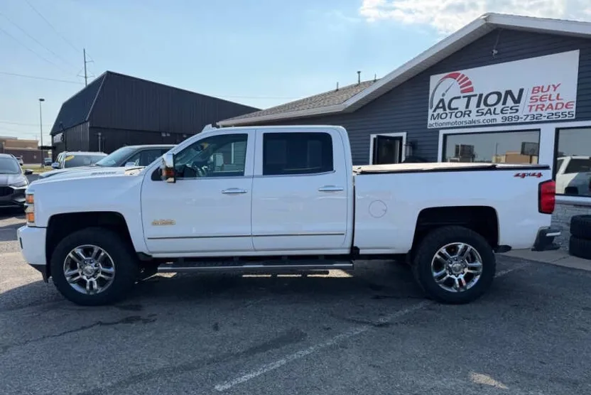 2019 Chevrolet Silverado 2500HD High Country photo 1