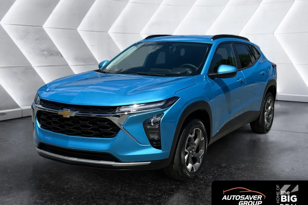 2025 Chevrolet Trax LT photo 1
