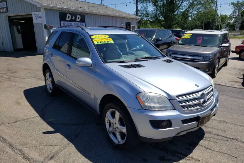 2008 Mercedes Benz ML 320 CDI photo 1