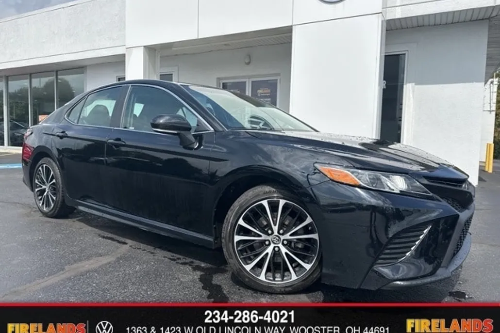 2018 Toyota Camry L photo 1