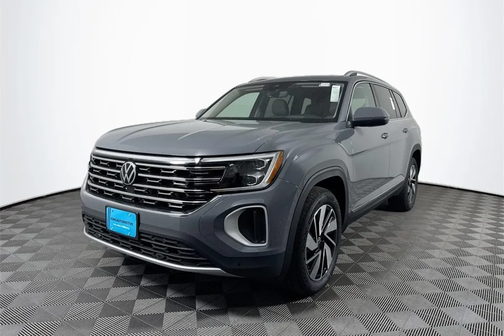 2025 Volkswagen Atlas SEL photo 1