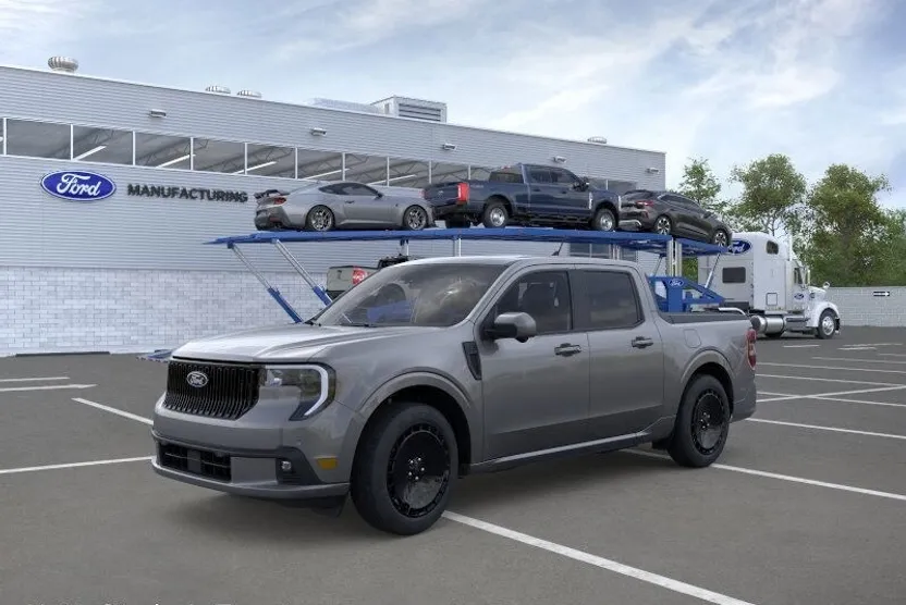 2025 Ford Maverick photo 1