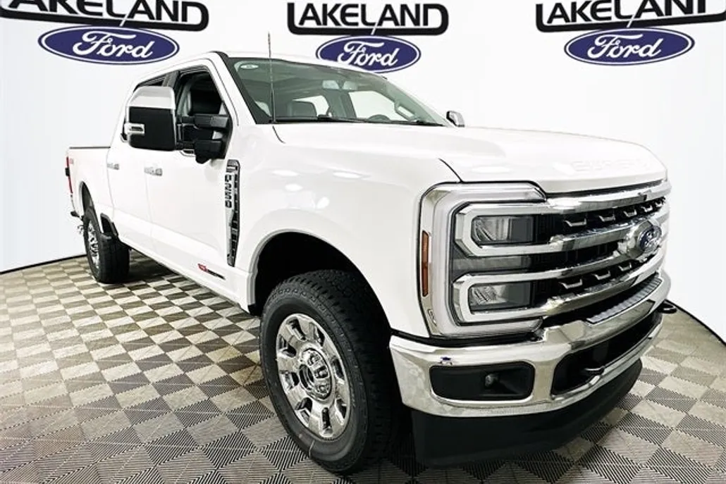 2025 Ford F-250 Lariat photo 1