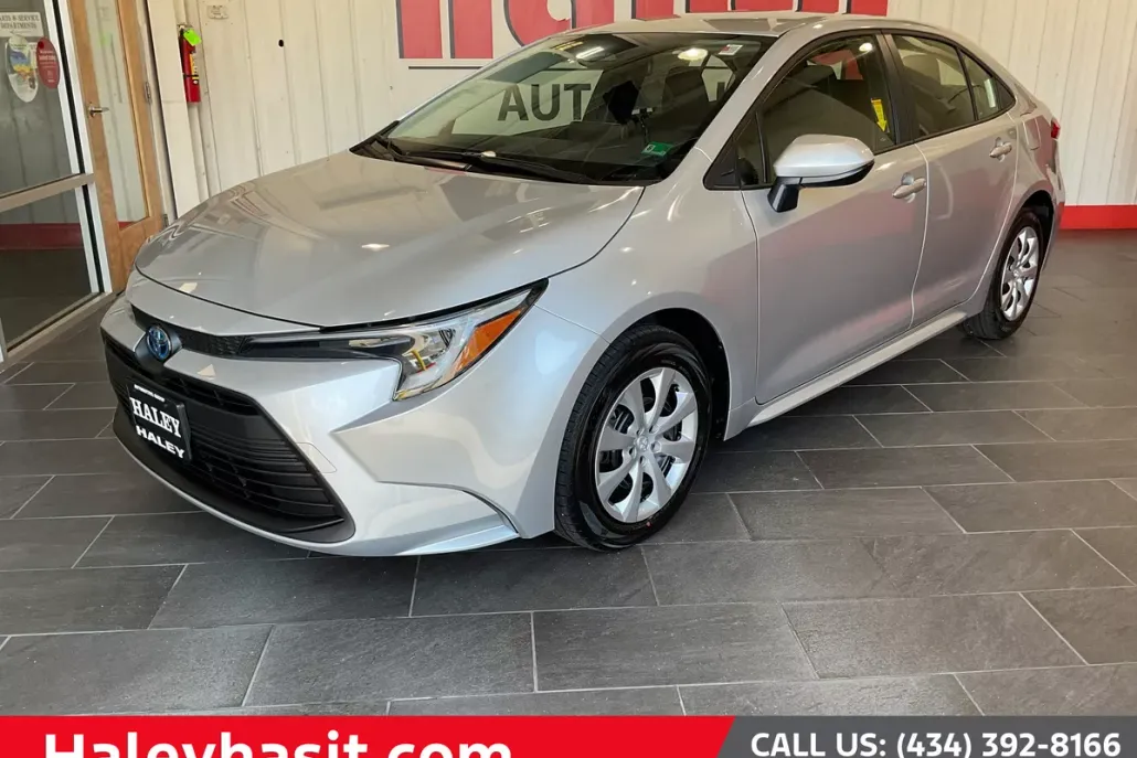 2025 Toyota Corolla Hybrid LE photo 1