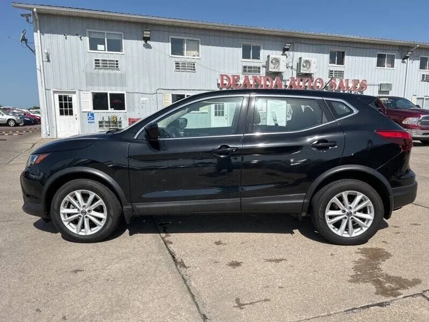 2019 Nissan Rogue Sport S photo 1